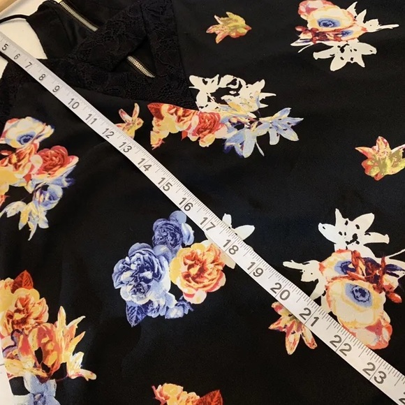 Express Black Floral Lined Zip Up Tank Top Medium - Picture 8 of 13